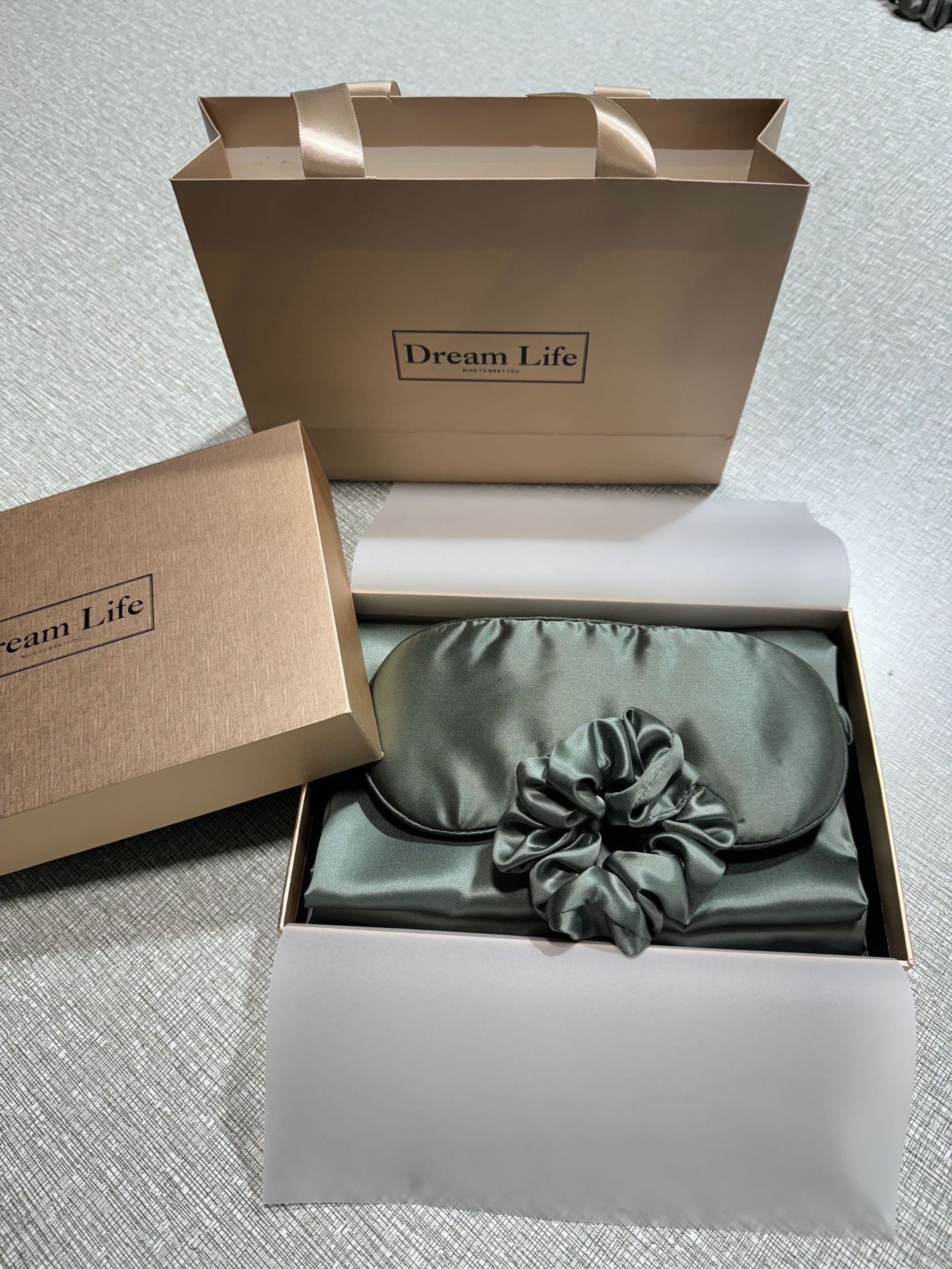 4-Piece Skin-Friendly Silk Sleep Set (Hidden Zipper Pillowcase) - ZuZu
